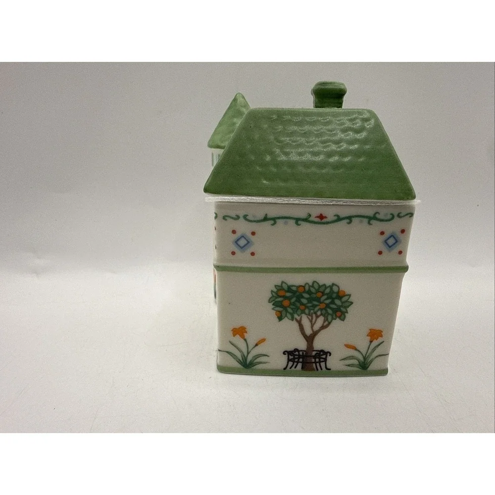 Lenox CANTERBURY CROSSING Spice Village Jar GINGER